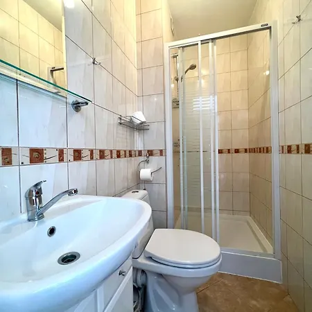 Dominik 2 3* 亚斯塔尔尼亚