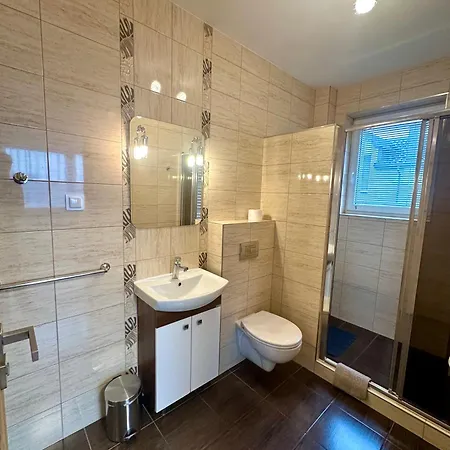 Dominik 2 招待所 3*